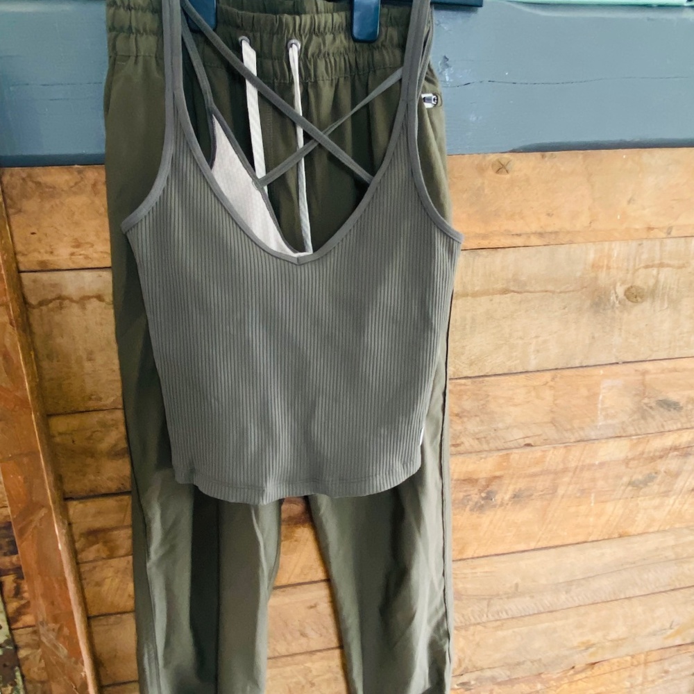 Vuori Green Tank & Joggers
